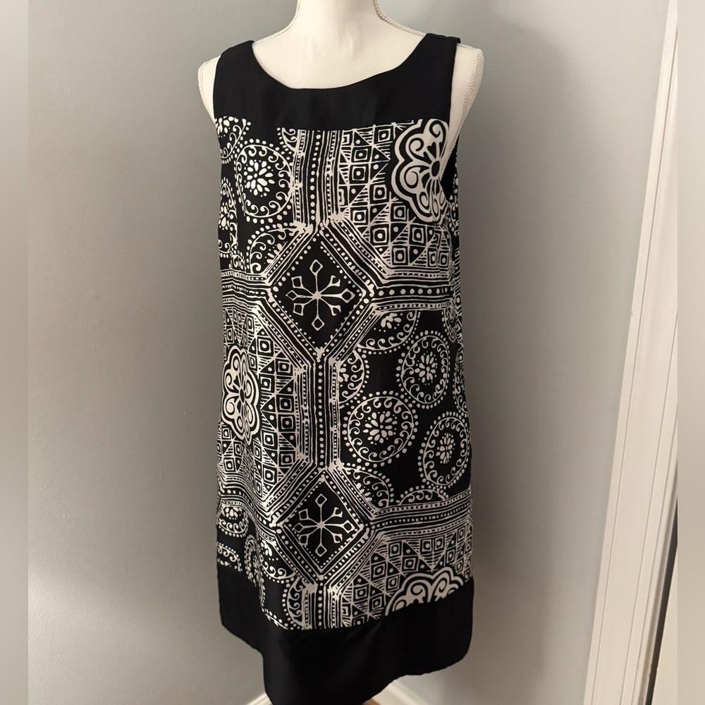 White House Black Market Black & Off White Paisley Silk Dress Sheath style Sz12
